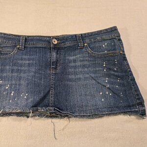 LEI Ashley Trouble 15 Bleach Splatter Mini Skirt Juniors Blue White Raw Hem 90s.